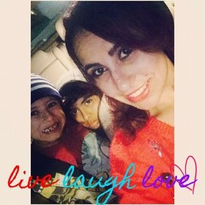 Meet your Posher, Larissa